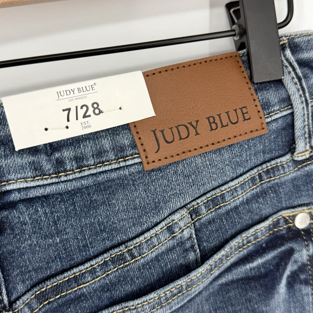 Judy Blue Mid Rise Tummy Control Straigh Leg Jeans Raw Hem NWT 7/28 30” Inseam - Picture 8 of 10